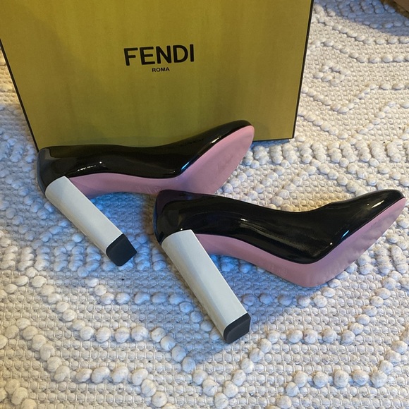 Fendi Shoes - Picture 15 of 17